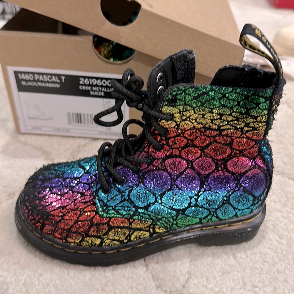 Doc martens dead stock 1460 Pascal T black / Rainbow croc metallic suede size 8